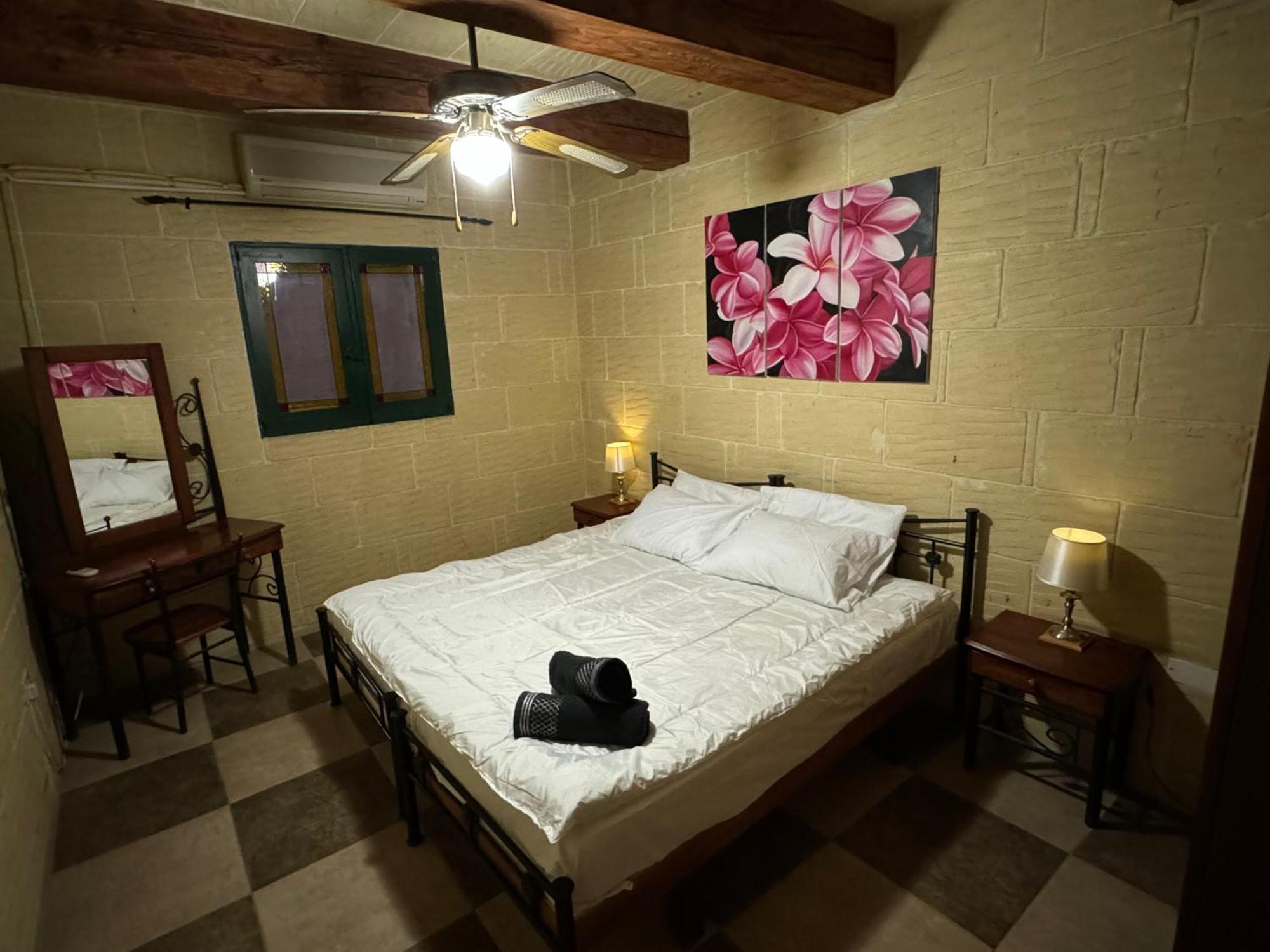 Tal-Bir Farmhouse Hotell Nadur Exteriör bild