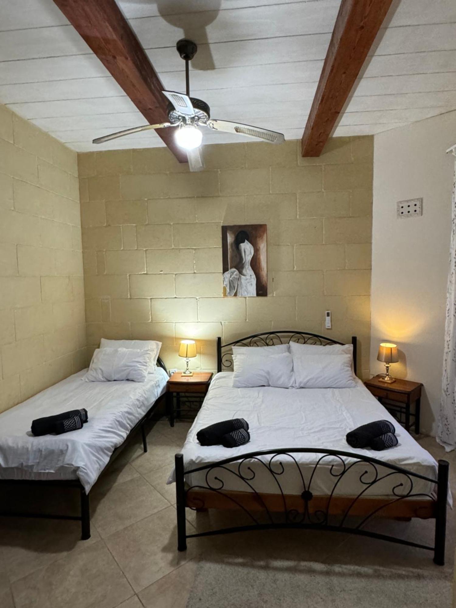 Tal-Bir Farmhouse Hotell Nadur Exteriör bild